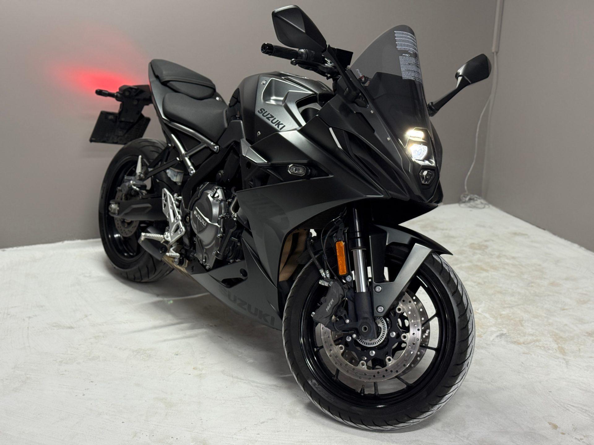 Suzuki GSX-8S